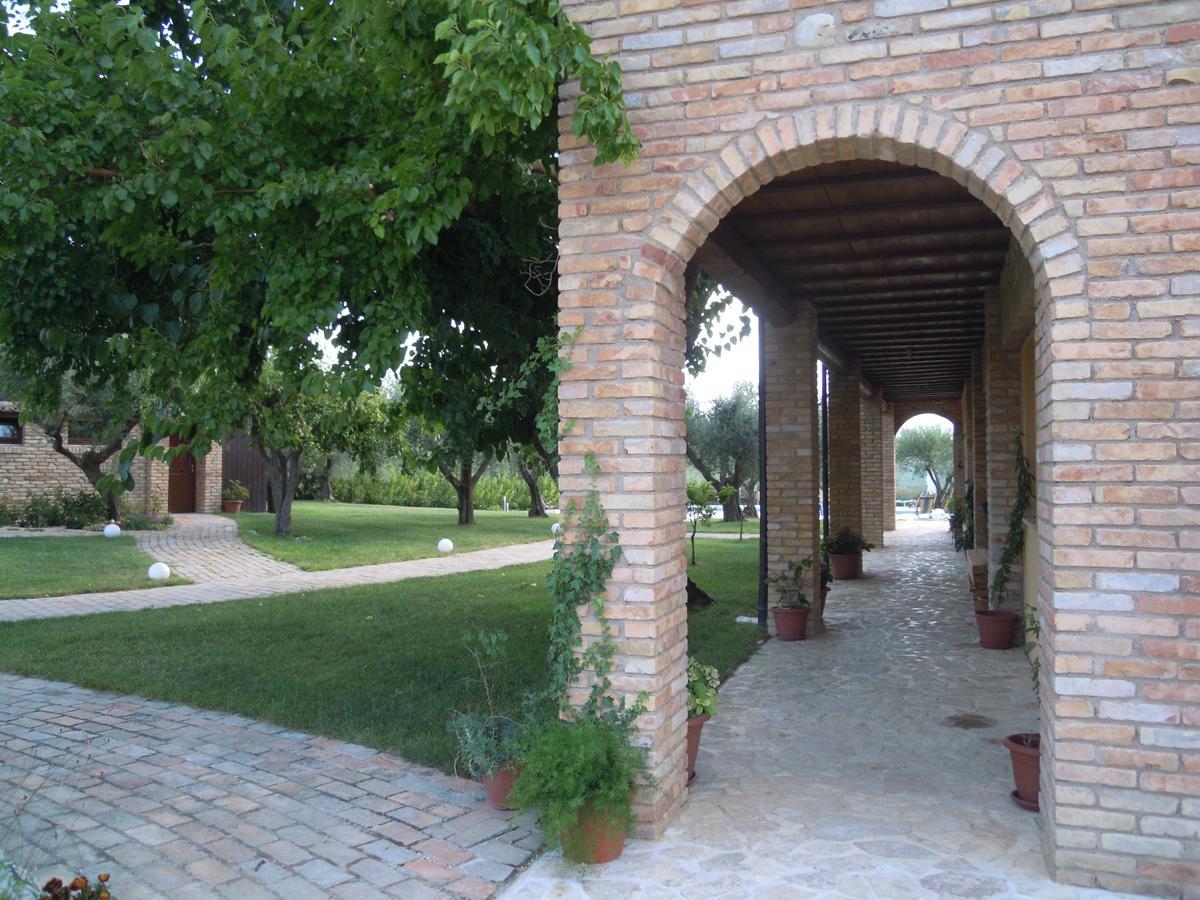 Agriturismo Piccolo Albero Loreto Aprutino Exterior photo